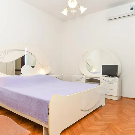 App Jadranka Matak *